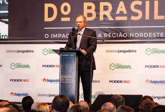 Paulo Guedes diz que vai avançar em privatizações e que retomada econômica brasileira está acontecendo em V