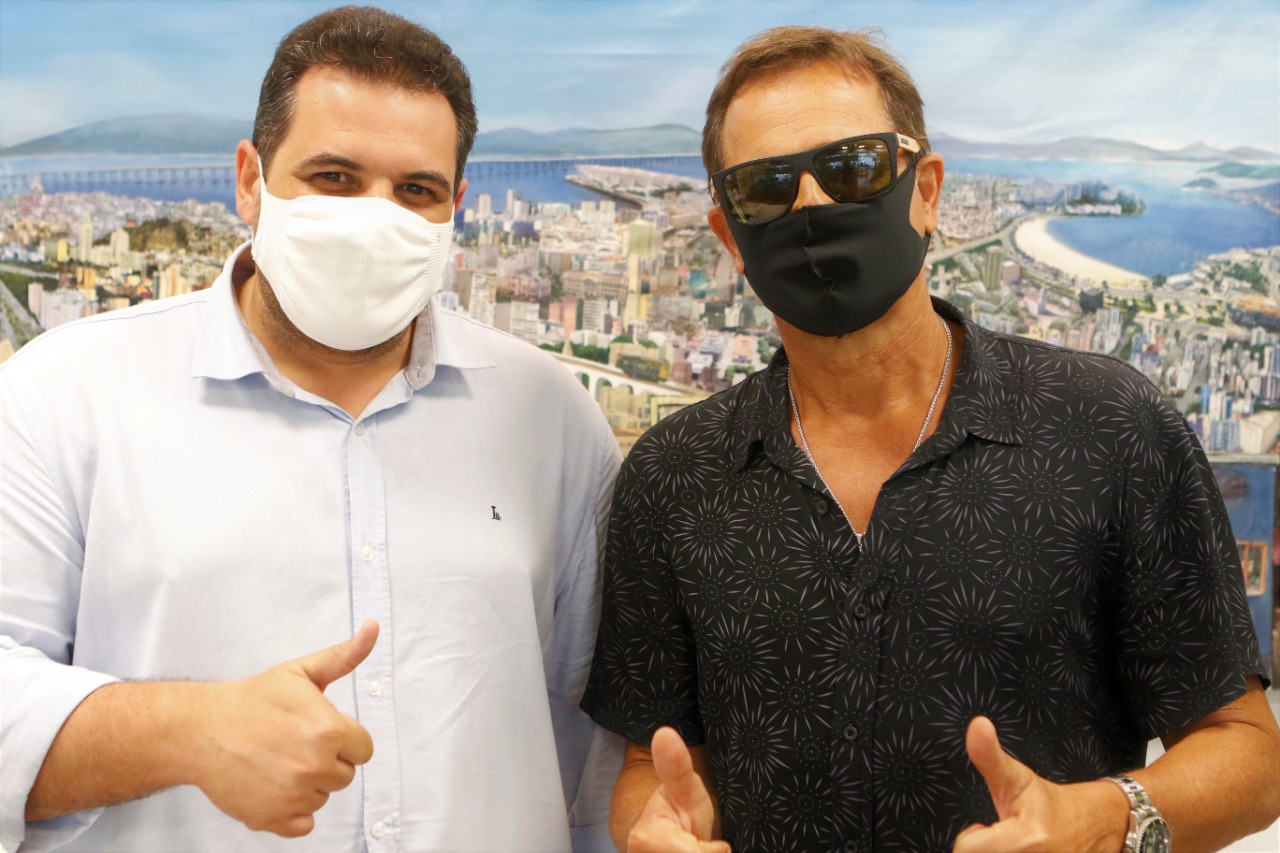 Windson Maciel recebe Silvinho Blau Blau em visita a Biblioteca Parque do Estado