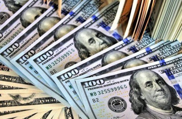 Dólar encerra o dia cotado a R$ 5,741 e fecha semana com valorização de 4,73%