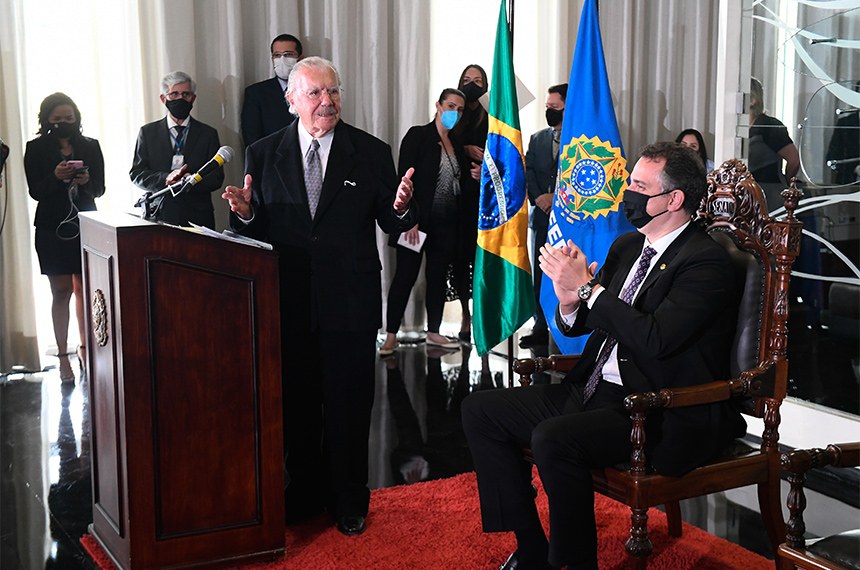 Ex-presidentes do Senado Federal, Mauro Benevides e Eunício Oliveira participam de homenagem a José Sarney