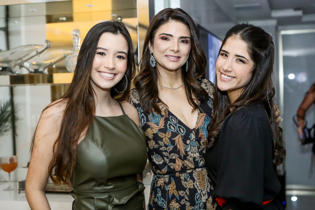 Ana Clara Ramalho, Rachel E Beatriz Teixeira