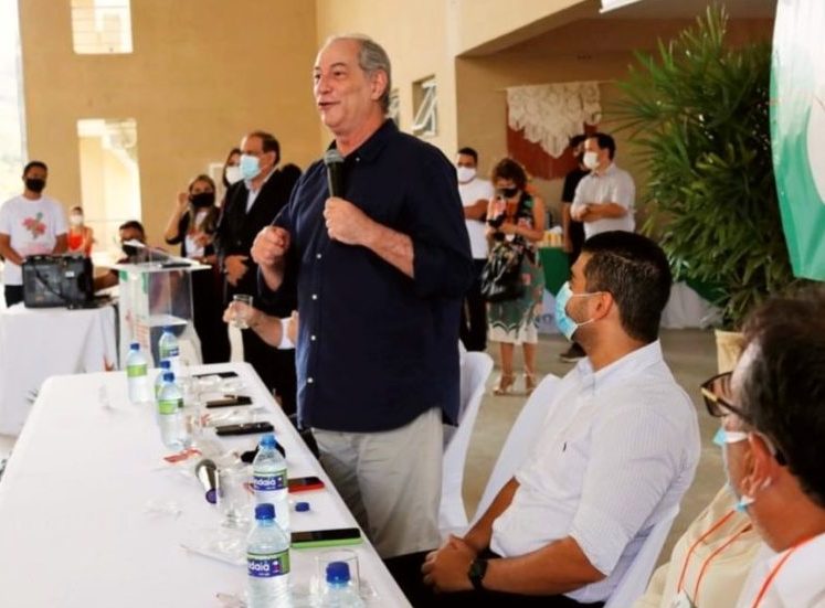 Ciro afirma que combate ao desemprego deve ser a prioridade dos municípios