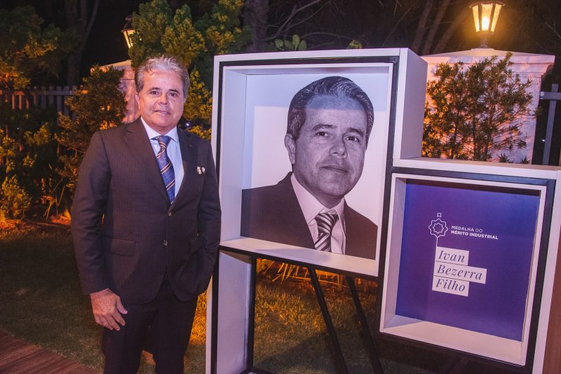 70 Anos Fiec - Ivan Bezerra Filho e Luiz Girão são agraciados com a Medalha do Mérito Industrial da FIEC