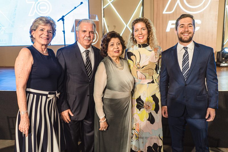 FIEC 70 anos - Ricardo Cavalcante entrega a Medalha do Mérito Industrial a Igor Queiroz Barroso e Pio Rodrigues Neto