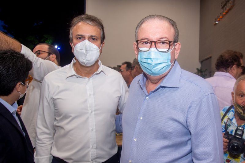 Sessão Parabéns - Ricardo Cavalcante brinda a chegada da nova idade com comemoração na Casa da Indústria