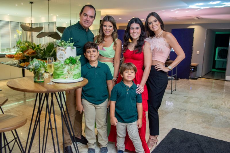 Leonardo, Marina, Lara, Marina, Leozinho E Lucas Albuquerque