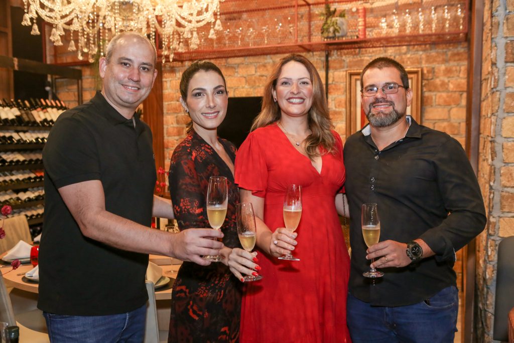 Andre E Danielle Linheiro,liliane Pereira E Rafael Montinegro