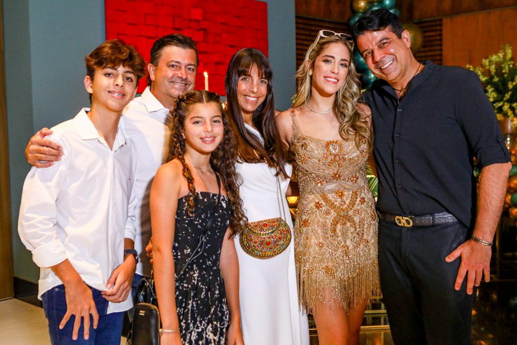 Artur, Jorge, Cleo E Rafaela Vieira, Beatriz E Ronaldo Otoch (1)