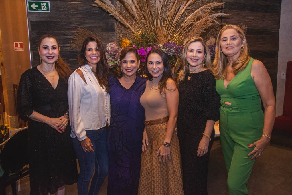 Paula Barreira, Ticiana Oliveira, Martinha Assuncao, Adriana Queiroz, Suyanne Dias Branco E Silvia Moraes