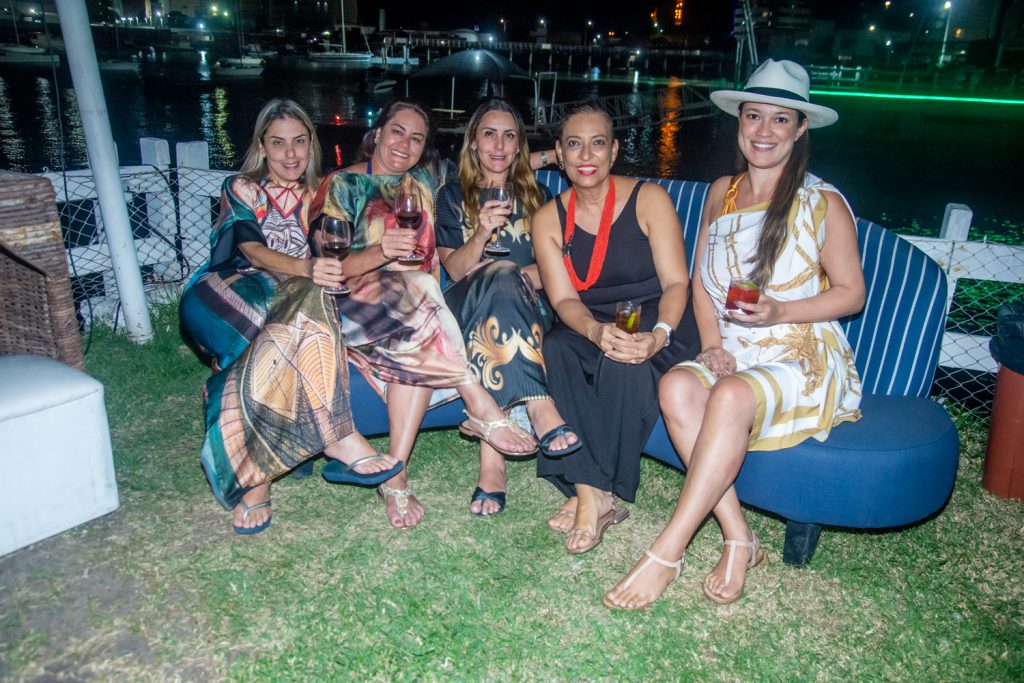 Renata Faro, Viviane Macieira, Adriana Faro, Niura Guimarães E Daniele Miranda (4)