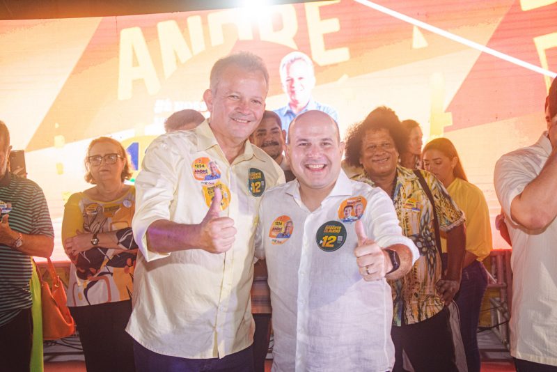 Política - Roberto Cláudio participa do comitê de inauguração do deputado federal André Figueiredo