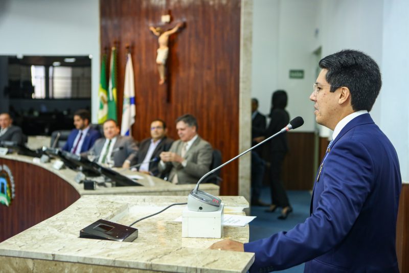 Solenidade - Andrei Aguiar é agraciado com a Medalha do Mérito Jurídico Municipal