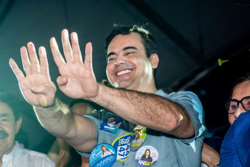 Corrida Eleitoral - Capitão Wagner inaugura comitê central ao lado de Raimundo Gomes de Matos, Lúcio Alcântara e Heitor Freire