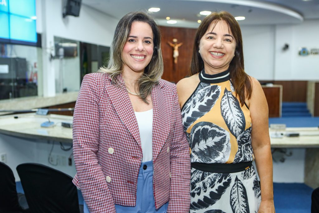 Carolina Cipião E Auxiliadora Carvalho