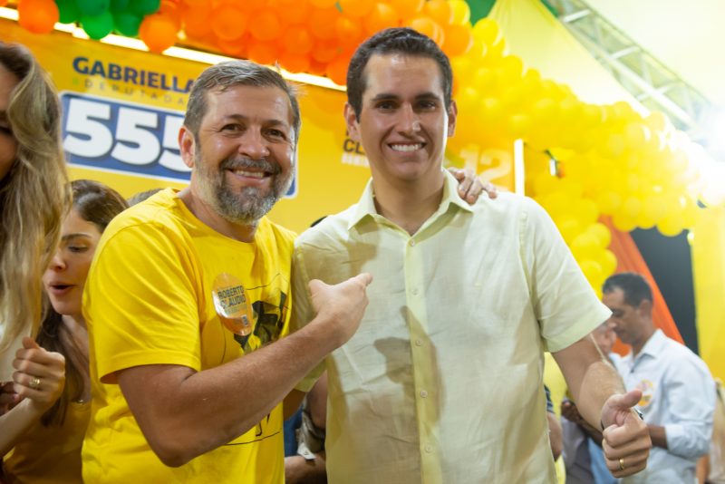 Eleições 2022 - Domingos Neto e Gabriella Aguiar inauguram Comitê Central ao lado de Roberto Cláudio