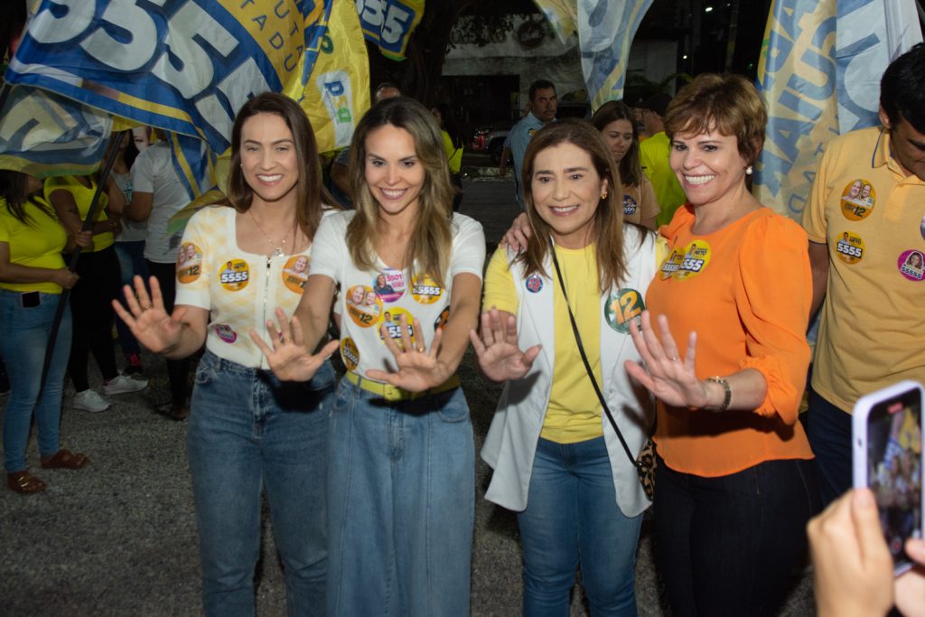 Érika Amorim, Gabriella, Monica E Patricia Aguiar (1)