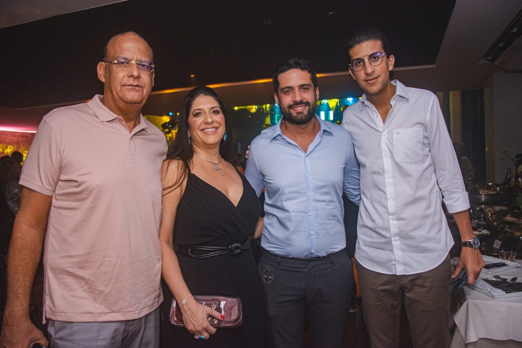 Everardo, Elisa, Victor E Rafael Oliveira