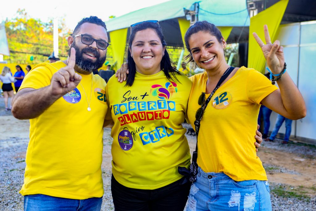 Fabricio Gomes, Tainan Benevides E Bea Carneiro