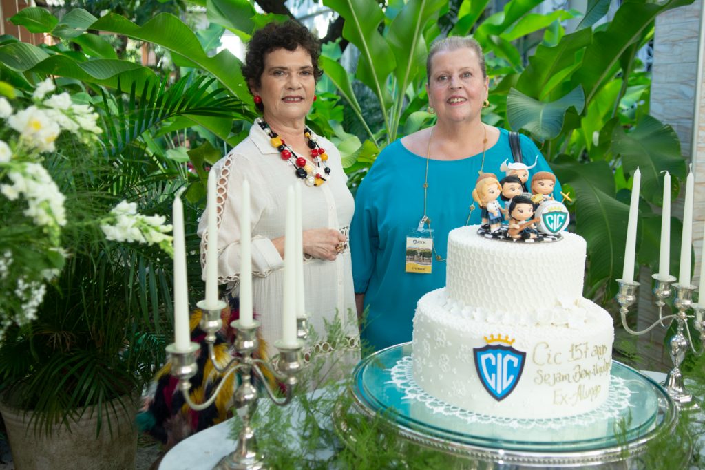 Fernanda Frota E Cristiane Marinho De Andrade