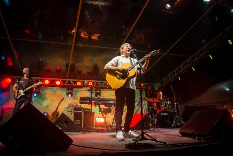 TURNÊ GIRASSOL - Flávio Venturini solta a voz e encanta o público no Iate Clube de Fortaleza