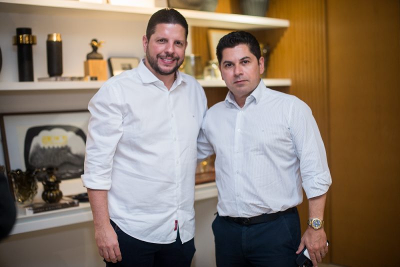 CENTENÁRIO DE ANTÔNIO BANDEIRA - Rodrigo Parente reúne amantes da arte na Galeria Sculpt para inauguração da mostra Os Papéis de Bandeira