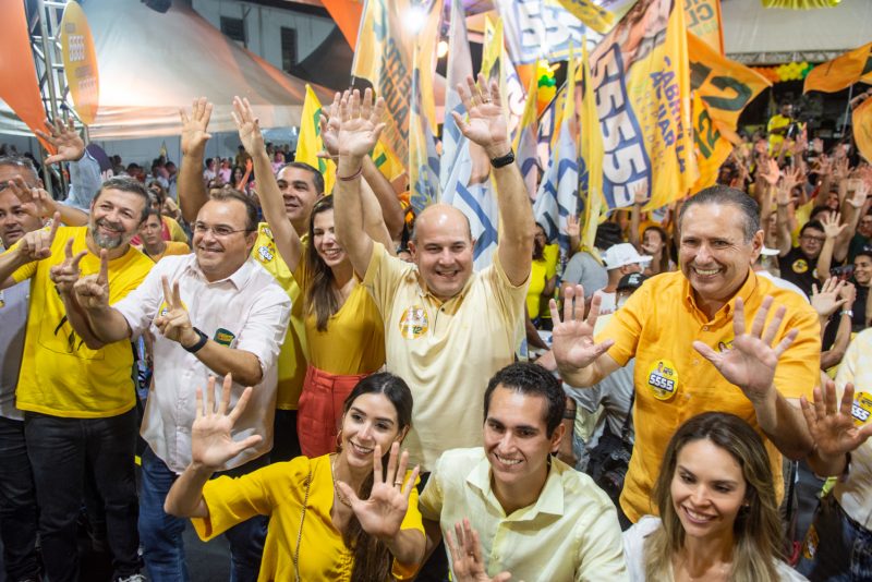 Eleições 2022 - Domingos Neto e Gabriella Aguiar inauguram Comitê Central ao lado de Roberto Cláudio