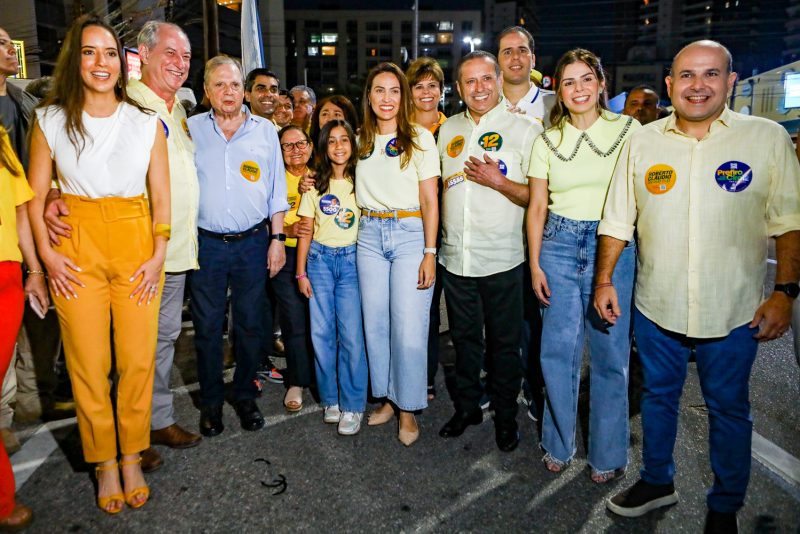 Corrida Eleitoral - Roberto Cláudio inaugura Comitê Central ao lado de Ciro Gomes e Tasso Jereissati