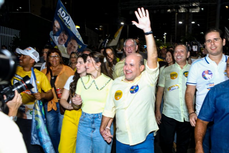 Corrida Eleitoral - Roberto Cláudio inaugura Comitê Central ao lado de Ciro Gomes e Tasso Jereissati