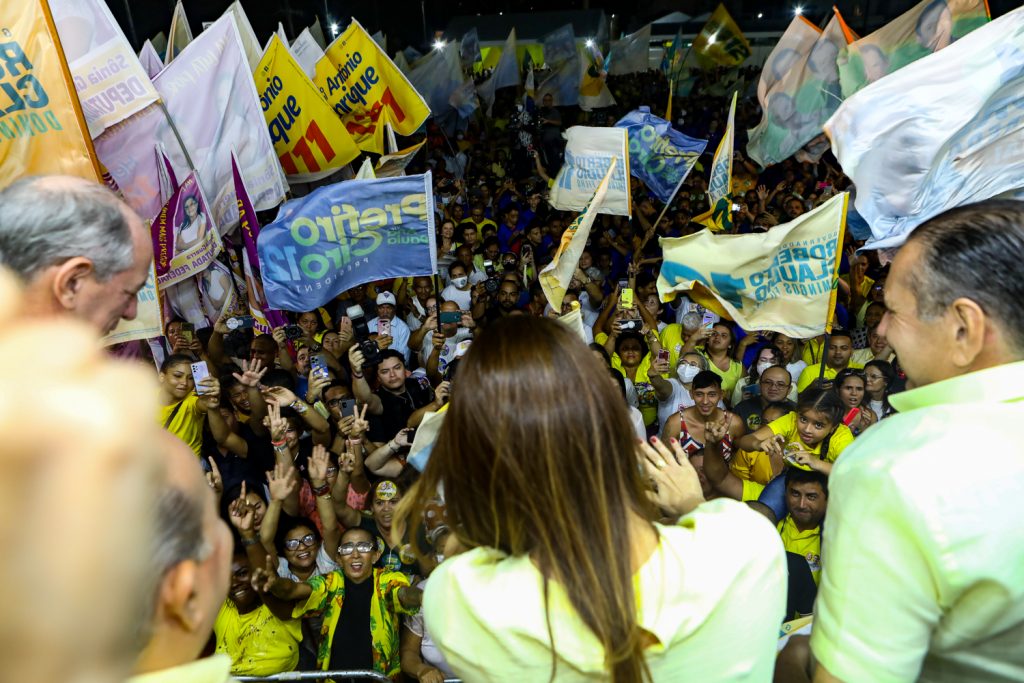 Inauguraçao Do Comite Do Roberto Claudio (9)