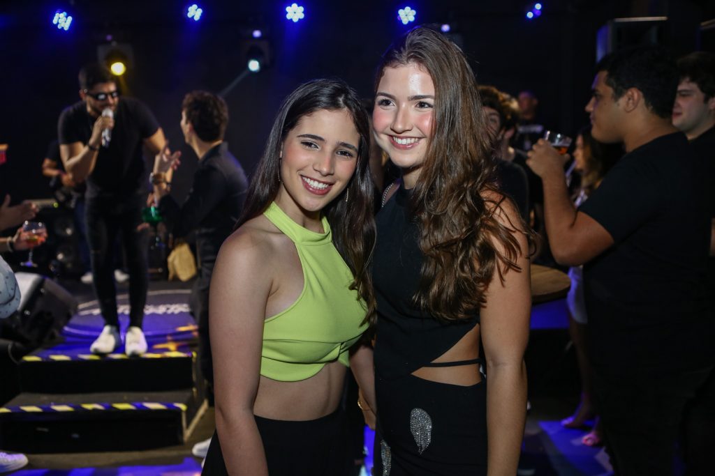 Julia Locio E Marina Pessoa