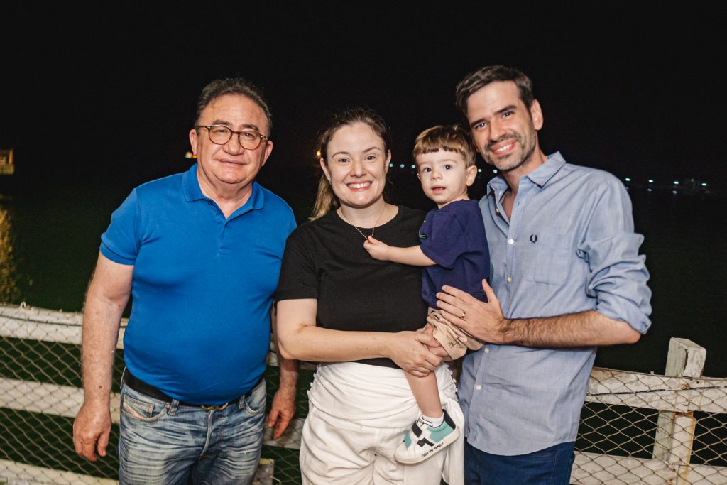 Manoel Linhares, Ancia Dantas, Thomas E Mael Linhares Filho