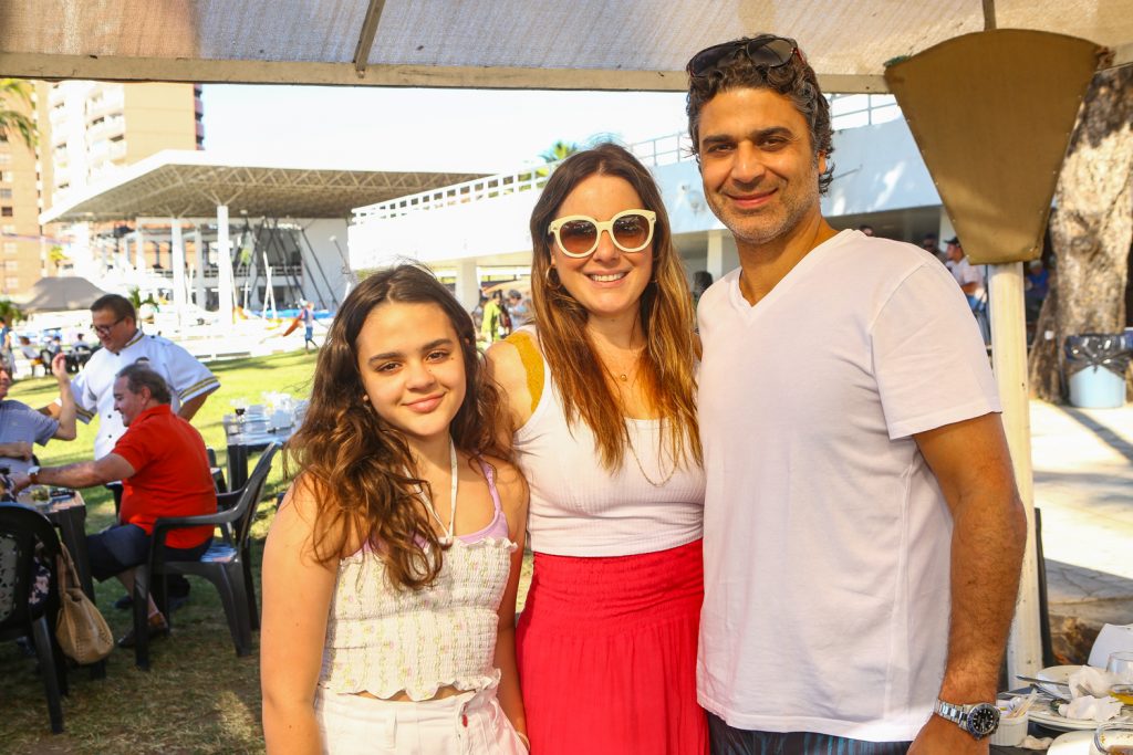 Marcela, Grazilela E Bernardo Veloso