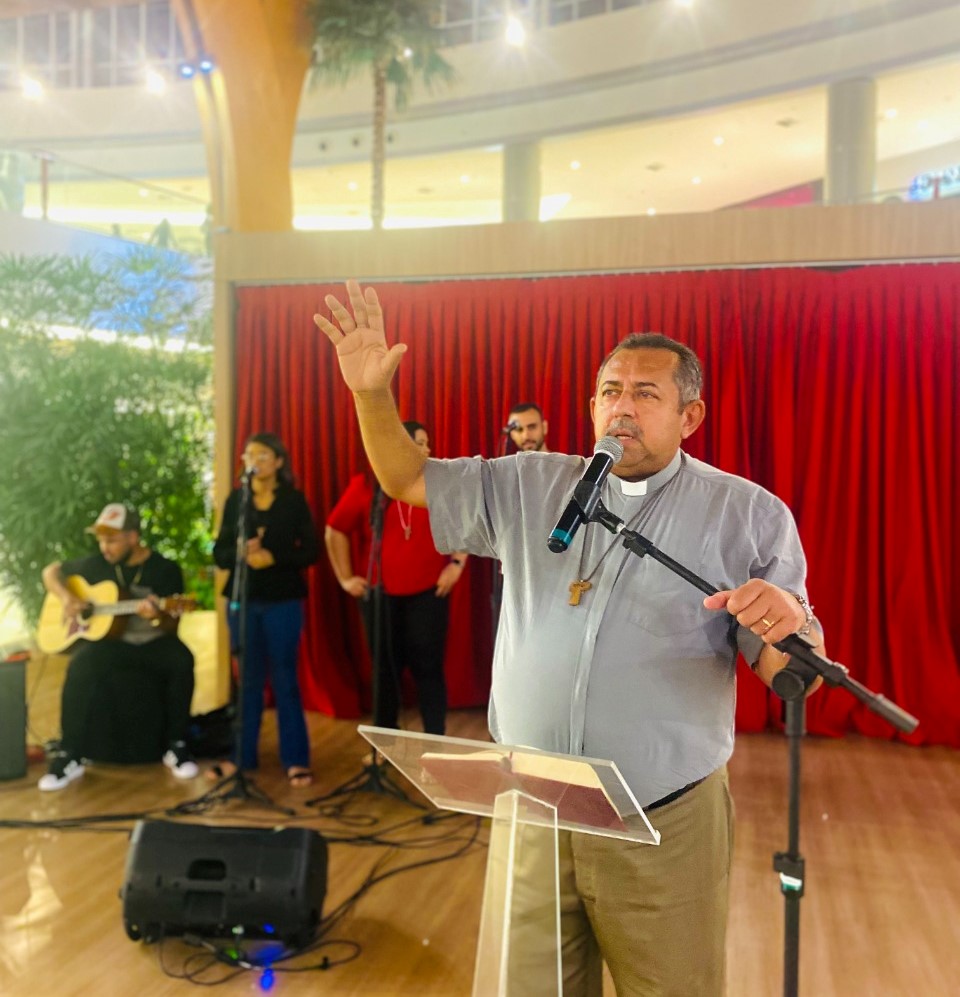 Iguatemi Bosque realiza hoje momento de oração com Padre Antônio Furtado