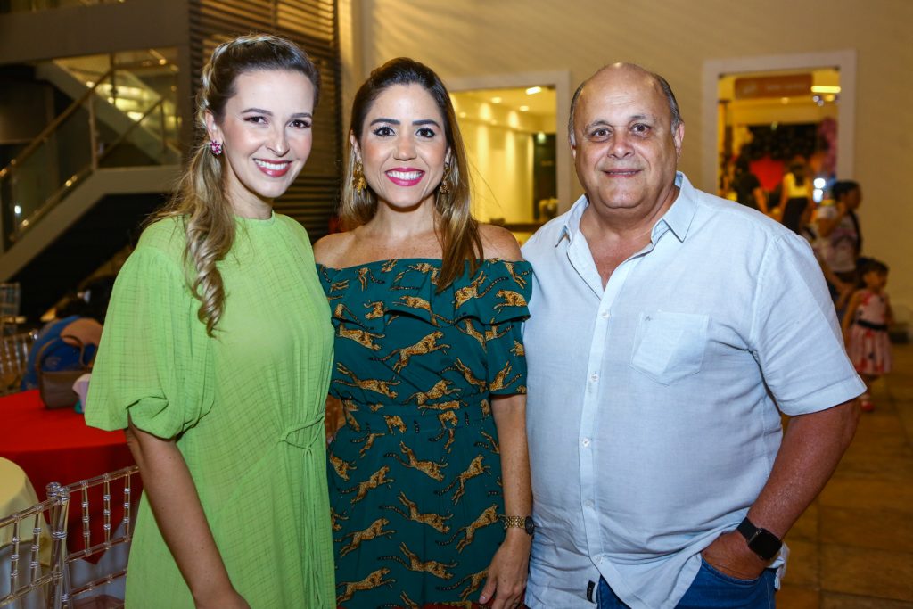 Naiana, Alzira E Philomeno Junior