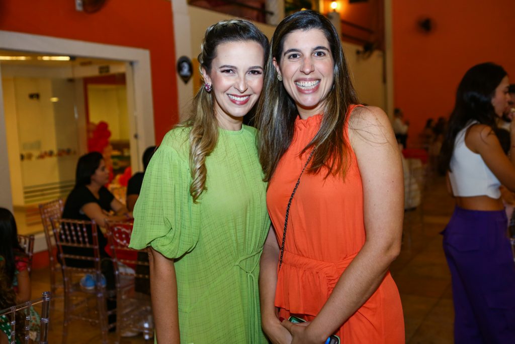 Naiana Philomeno E Luna Oliveira