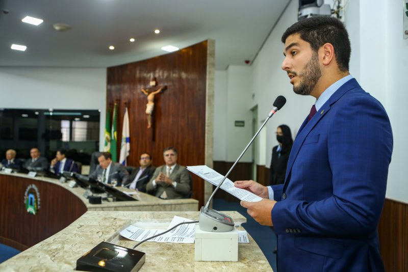 Solenidade - Andrei Aguiar é agraciado com a Medalha do Mérito Jurídico Municipal