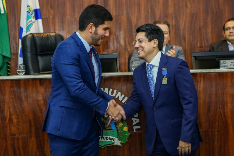 Solenidade - Andrei Aguiar é agraciado com a Medalha do Mérito Jurídico Municipal