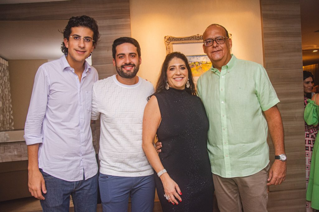 Rafael, Victor, Elisa E Everardo Oliveira