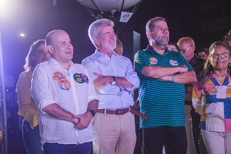 Política - Roberto Cláudio participa do comitê de inauguração do deputado federal André Figueiredo