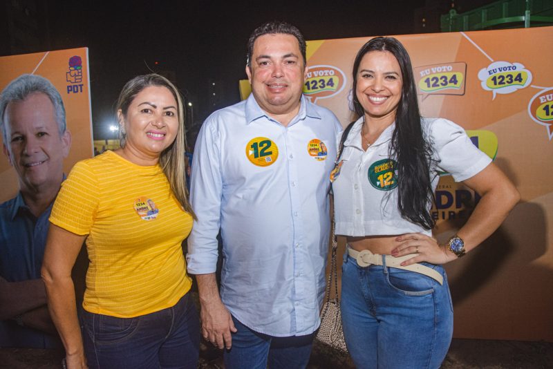 Política - Roberto Cláudio participa do comitê de inauguração do deputado federal André Figueiredo