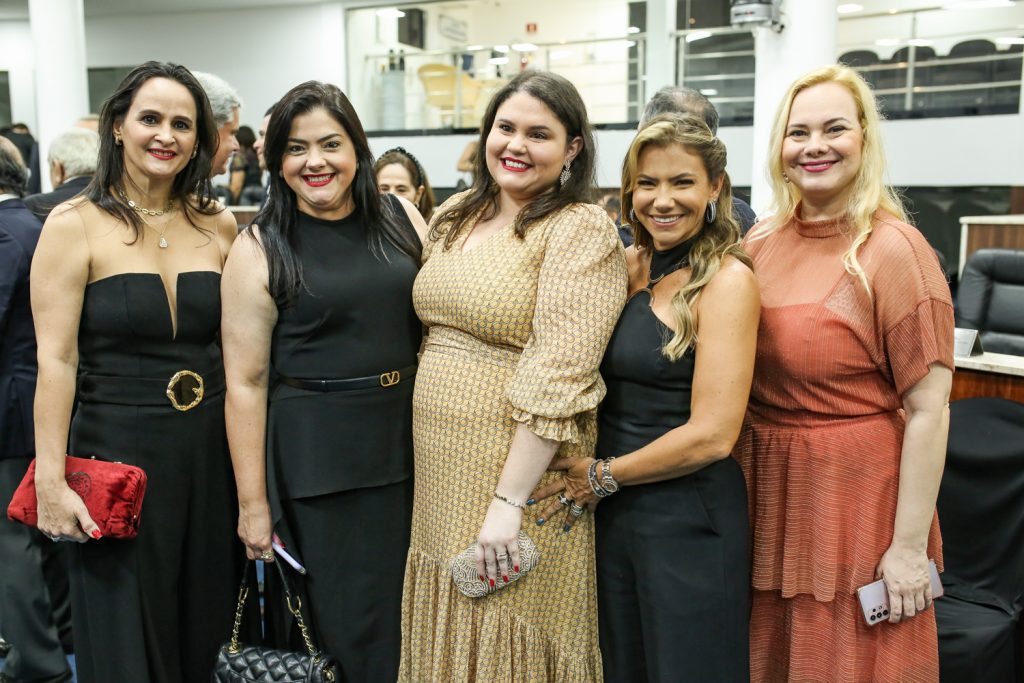 Adriana Miranda, Vivi Almada, Priscila Ferrer, Vanessa Queiros E Janaina Lima