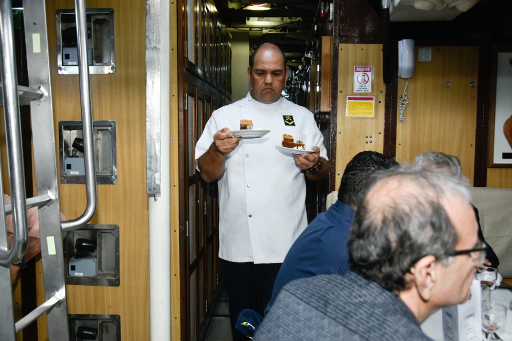 Almoço No Submarino Tikuna (18)