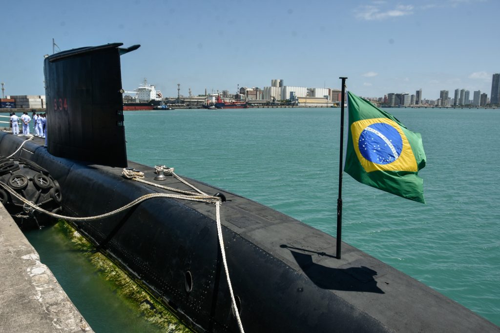 Almoço No Submarino Tikuna (2)