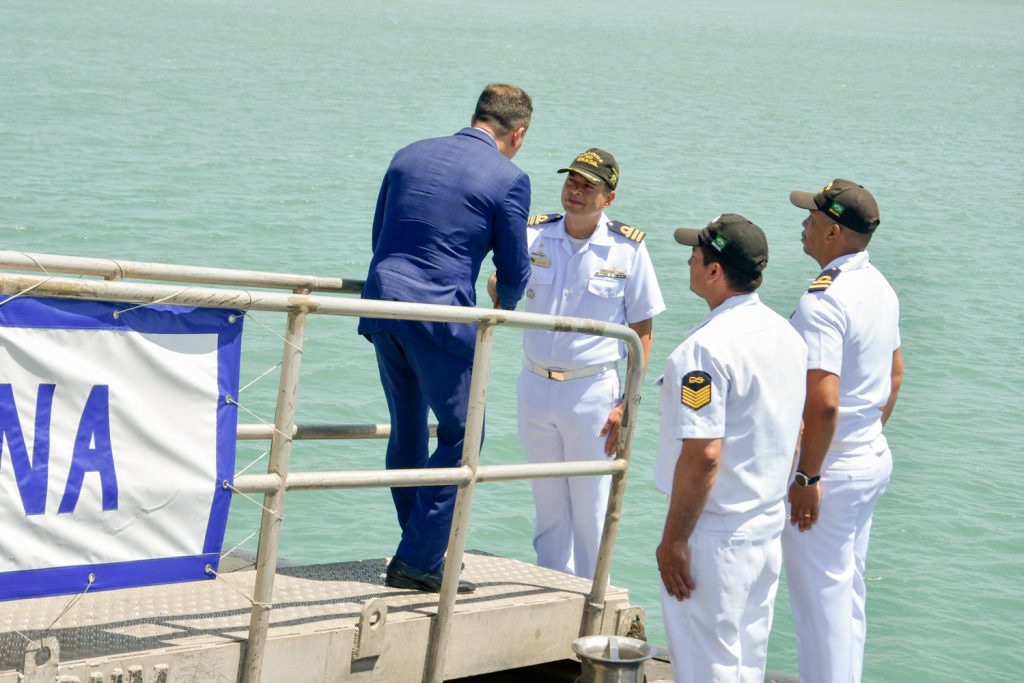 Almoço No Submarino Tikuna (8)