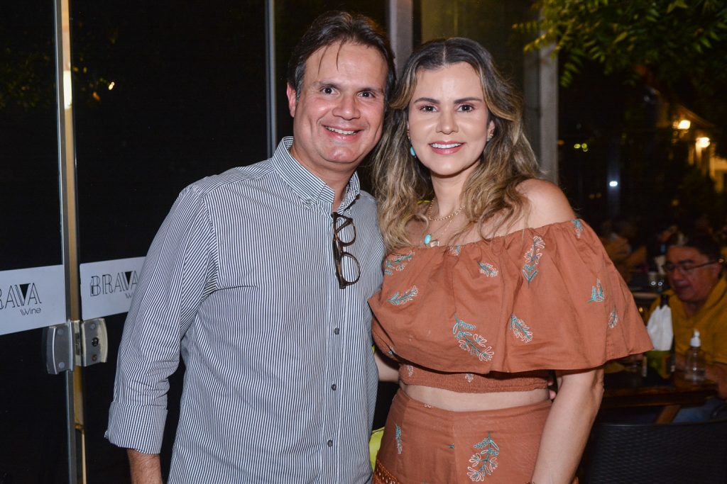 Andre Bastos E Carine Moreira