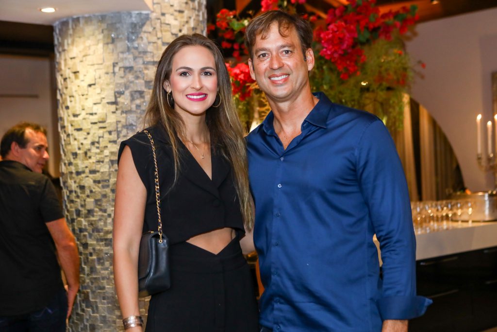 Fernanda Dourado E Danilo Regis