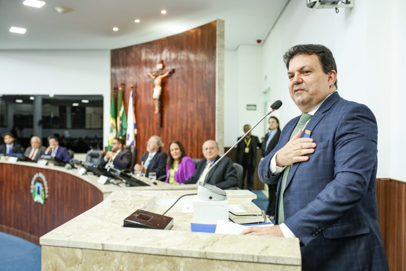 Reconhecimento - Fernando Férrer é agraciado com Medalha do Mérito Jurídico José Albuquerque Rocha