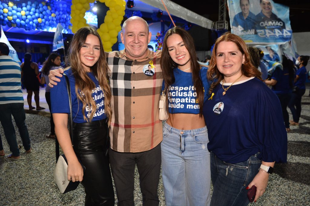 Giovanna, Ricardo, Valentina E Vaneska Bezerra