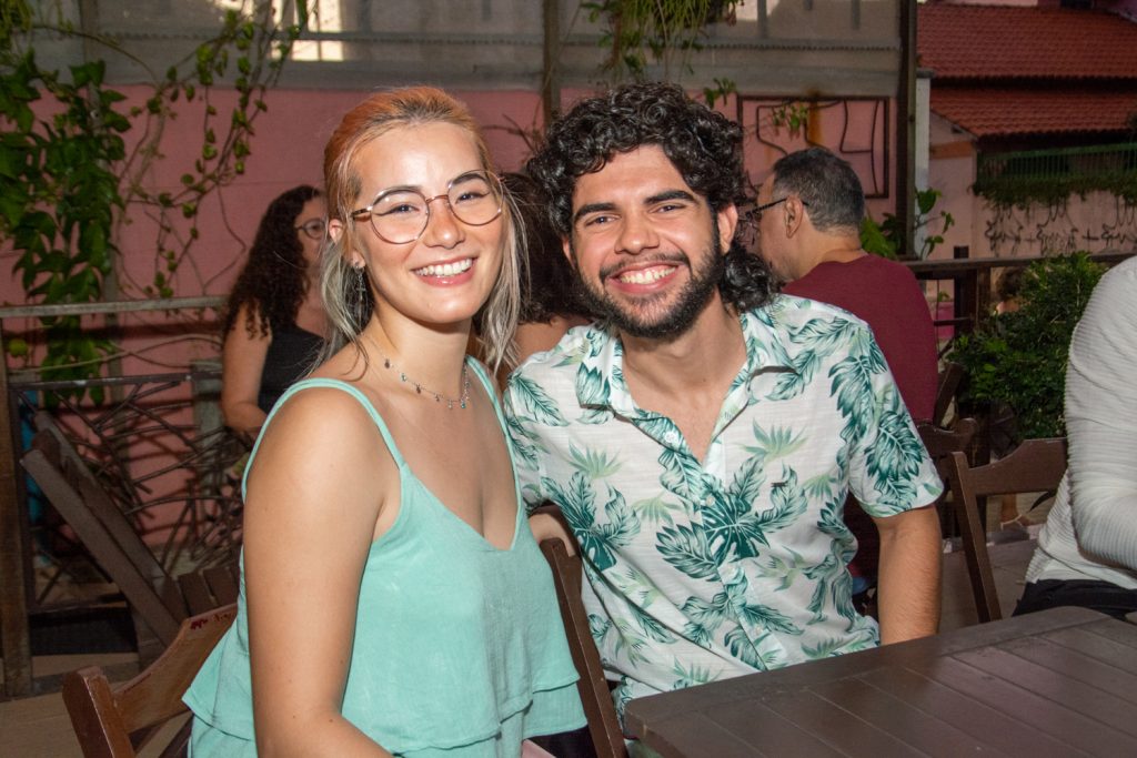 Giuliana Odo E Caio Brasil