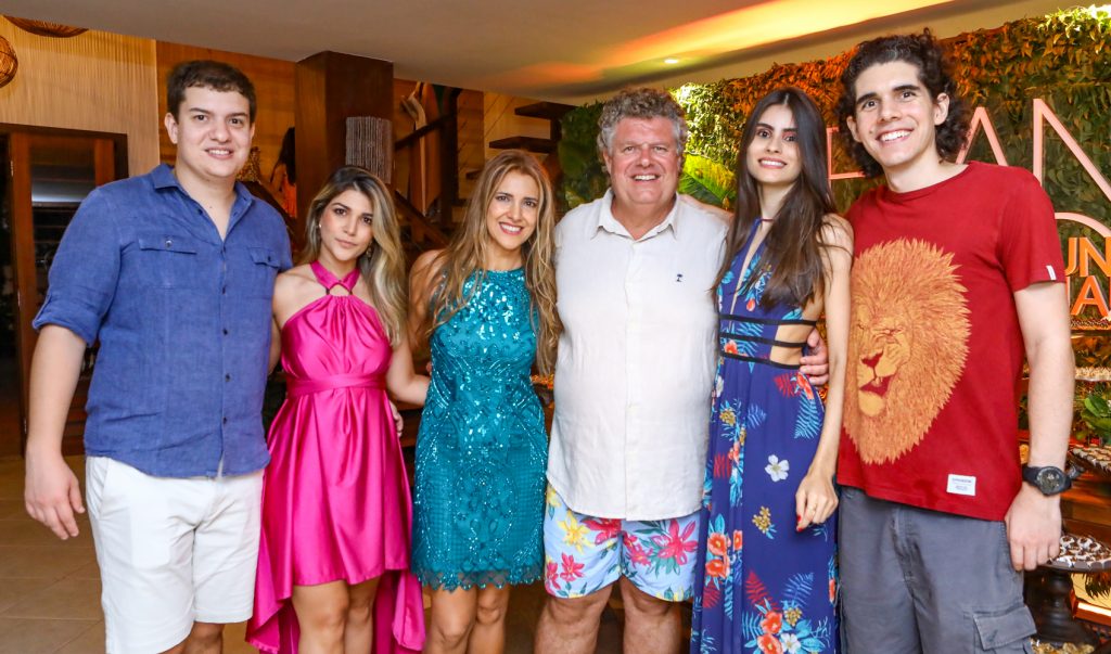 Guilherme Colares, Jessica Guimaraes, Elisiane E Evandro Colares, Agata Ferrari E Evandro Colares (1)